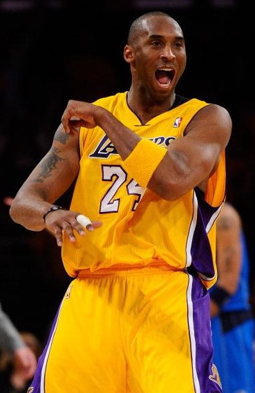 边路传中趋 边路传中趋